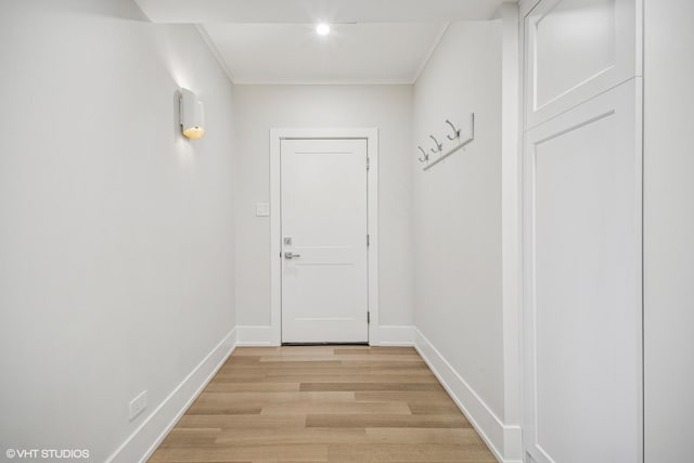 4300 N Marine Dr Unit 306, Chicago, IL 60613 - entryway featuring light wood finished floors and baseboards
