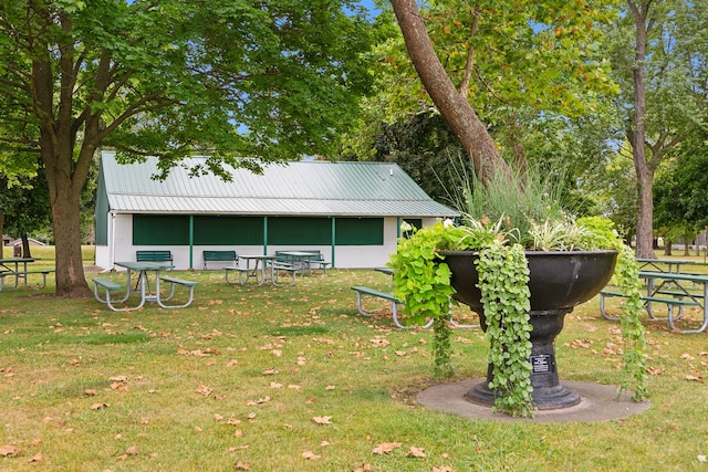 540 N Sycamore St, Hinckley, IL 60520 - view of green lawn