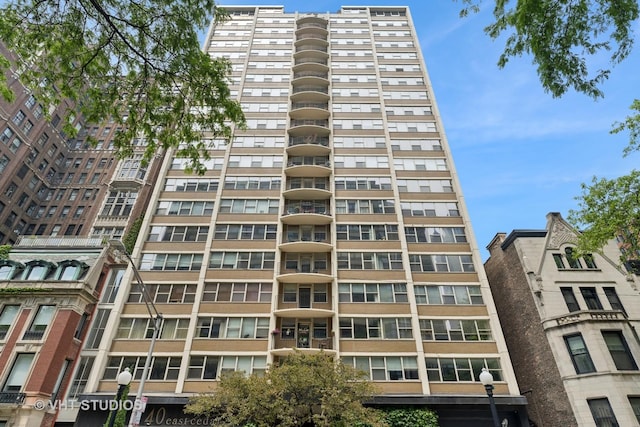 40 E Cedar St Unit 8Cd, Chicago, IL 60611 - view of apartment building / complex