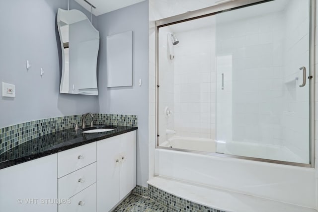 40 E Cedar St Unit 8Cd, Chicago, IL 60611 - bathroom with vanity and combined bath / shower with glass door