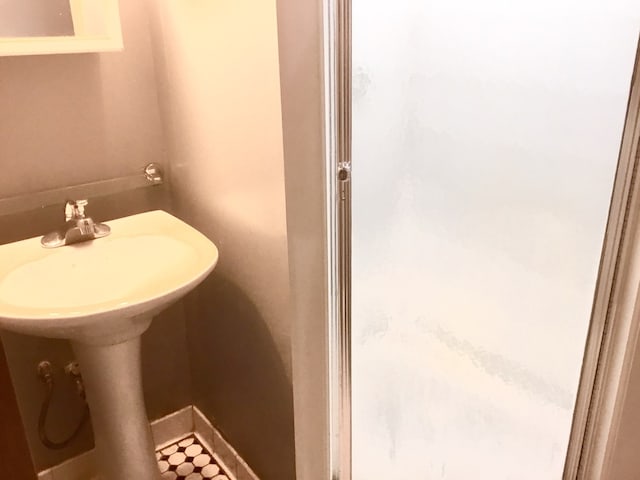 14336 S Harrison Ave, Posen, IL 60469 - view of bathroom