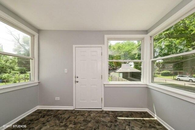 1505 E 76th Pl, Chicago, IL 60619 - entryway with baseboards