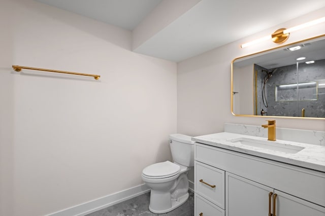 2934 Maple Ave, Berwyn, IL 60402 - full bath featuring baseboards, toilet, vanity, and a shower with door