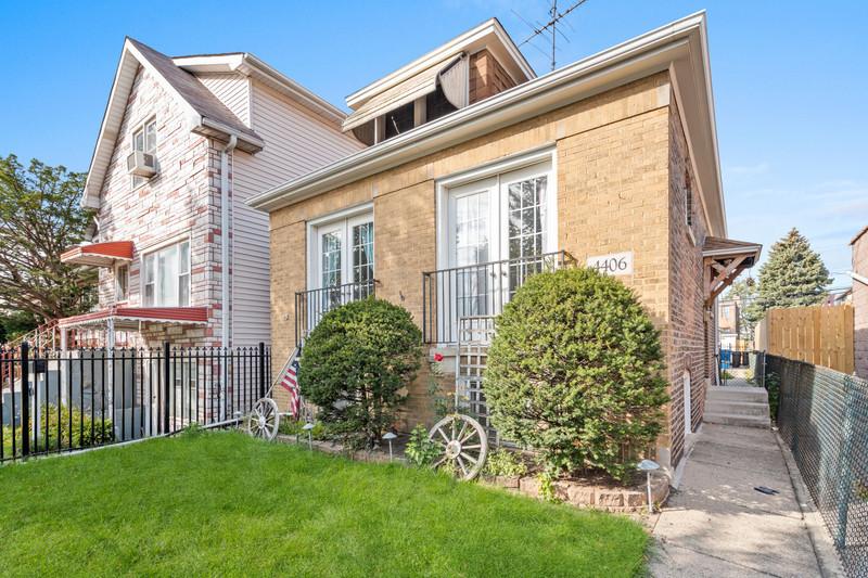 4406 W Augusta Blvd, Chicago, IL 60651 - photo 1