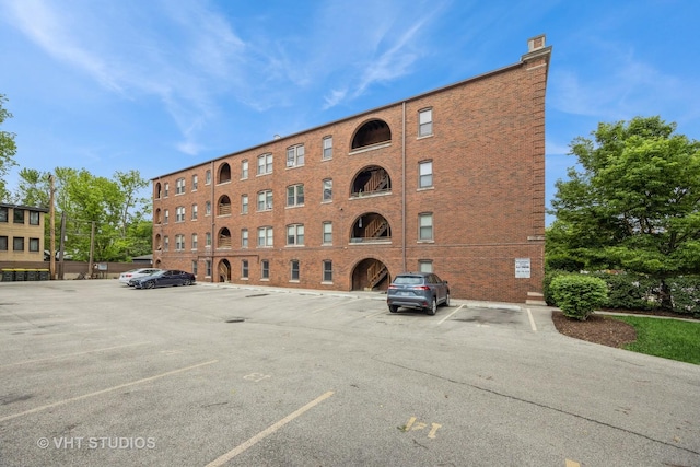 50 Forest Ave Unit 3S, Riverside, IL 60546 - view of property featuring uncovered parking