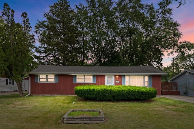 214 Hickory Ln, Momence, IL 60954 - ranch-style home with a lawn