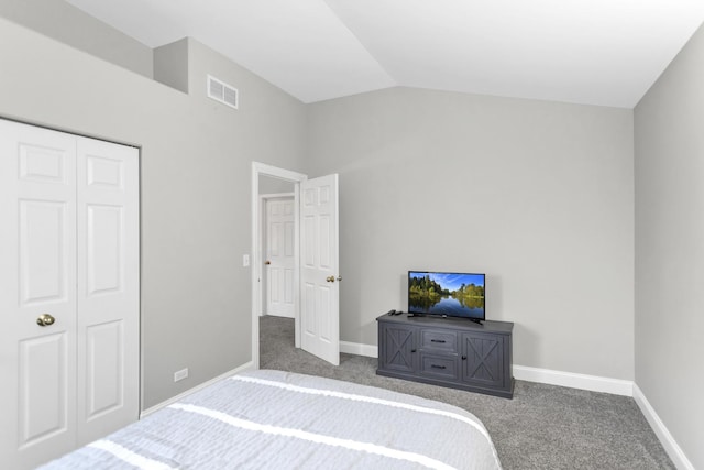 2451 Stonegate Rd Unit 2451, Algonquin, IL 60102 - unfurnished bedroom with carpet, vaulted ceiling, baseboards, and a closet