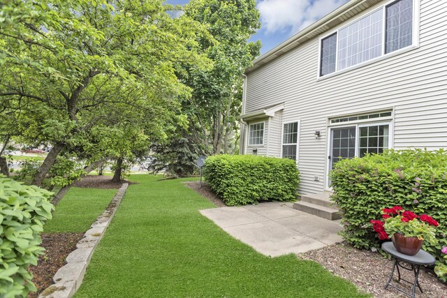 2451 Stonegate Rd Unit 2451, Algonquin, IL 60102 - view of green lawn