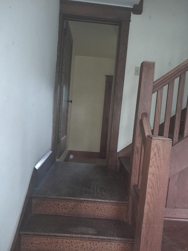 516 S Grant St, Earlville, IL 60518 - view of stairway