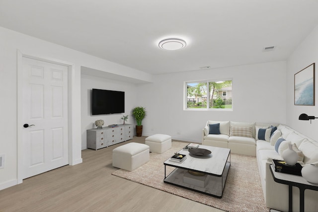 610 Catalpa Ln, Bartlett, IL 60103 - living area with wood finished floors and baseboards
