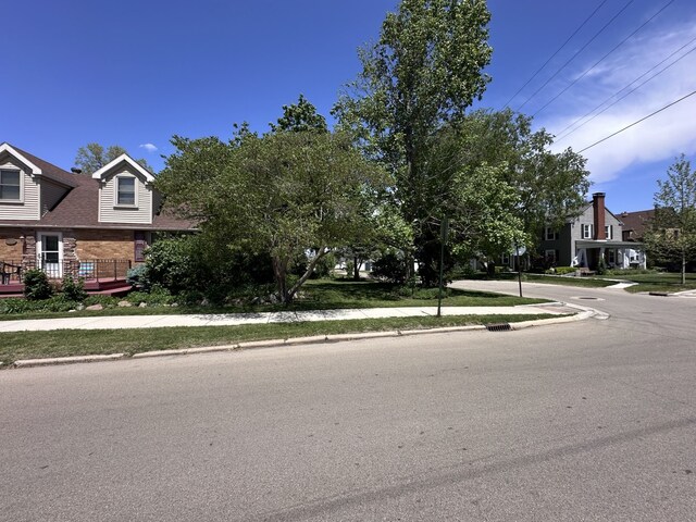 616 E Center St, Ottawa, IL 61350 - view of property hidden behind natural elements