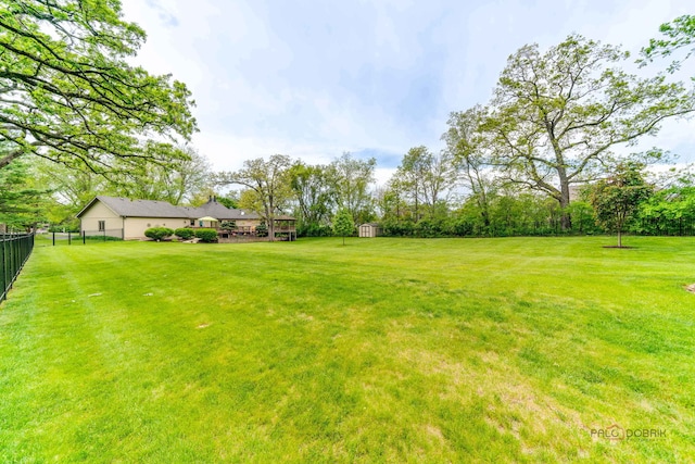 4308 Miller Oaks Dr, Mchenry, IL 60051 - view of yard