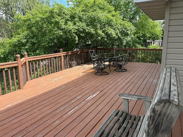 122 San Carlos Rd, Minooka, IL 60447 - wooden terrace with outdoor dining area