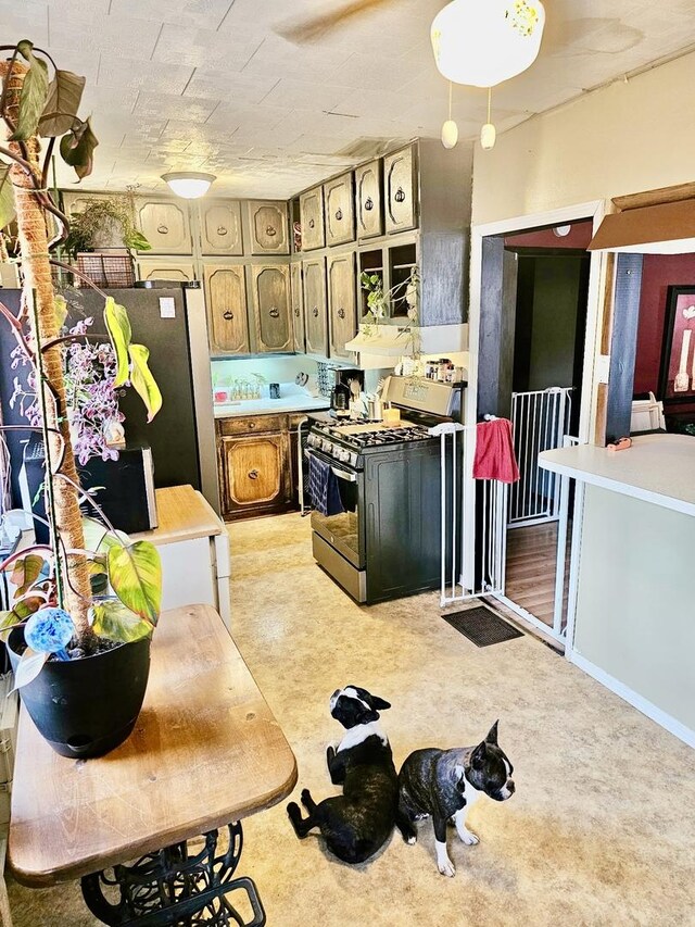 210 N Colorado Ave, Streator, IL 61364 - photo 17