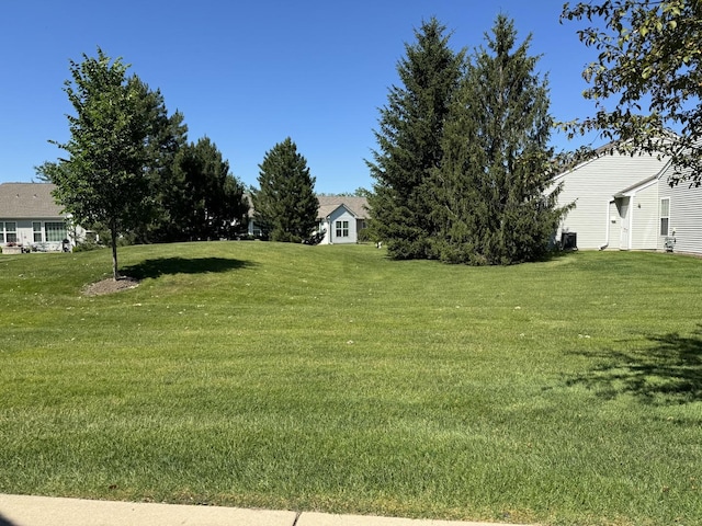 13370 Red Alder Ave, Huntley, IL 60142 - view of grassy yard