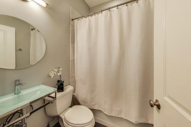 847 N Damen Ave Unit 2R, Chicago, IL 60622 - bathroom with toilet and shower / tub combo