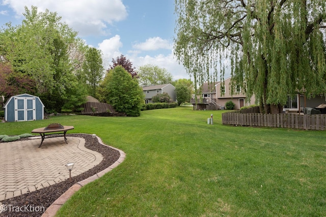 543 White Birch Rd, Lindenhurst, IL 60046 - view of yard featuring a patio