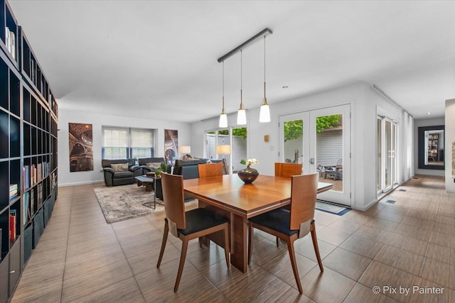 7 Hampton On Auburn Dr, Rolling Meadows, IL 60008 - dining area with french doors and baseboards