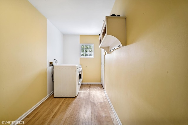 846 Dunhill Dr, Buffalo Grove, IL 60089 - laundry area with separate washer and dryer, light wood-type flooring, and baseboards