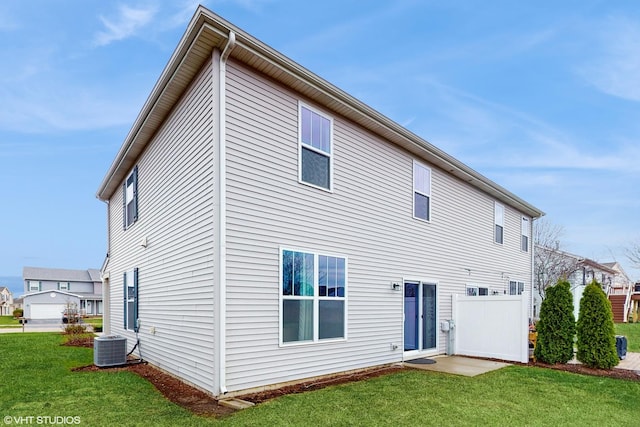 8506 Redbud Ct, Wonder Lake, IL 60097 - rear view of house featuring a yard