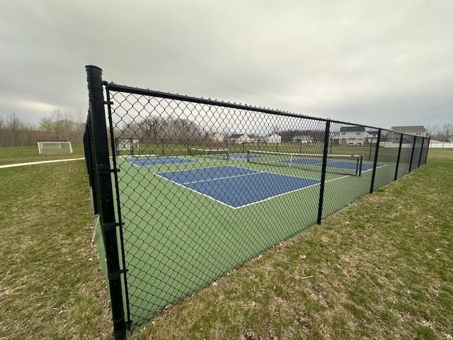 8506 Redbud Ct, Wonder Lake, IL 60097 - view of tennis court
