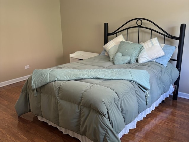 828 Graceland Ave Unit 206, Des Plaines, IL 60016 - bedroom featuring wood finished floors and baseboards