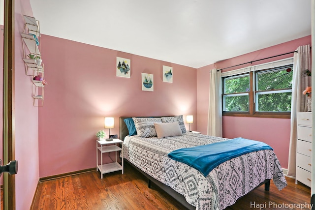 2007 Oak Dr, Mchenry, IL 60050 - bedroom featuring wood finished floors and baseboards