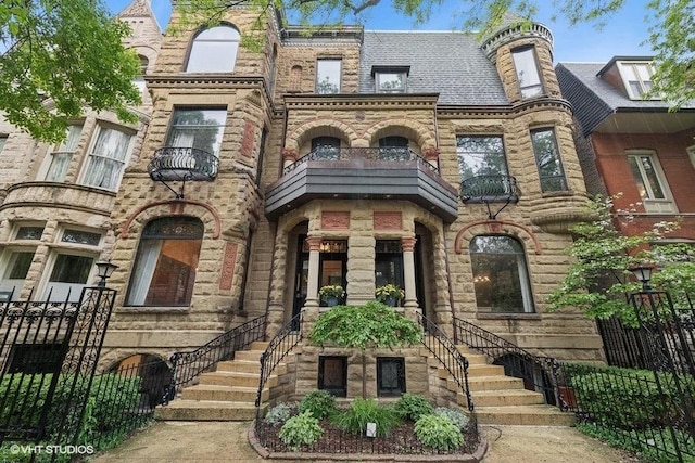540 W Belden Ave Unit 1A, Chicago, IL 60614 - view of front of home featuring a balcony