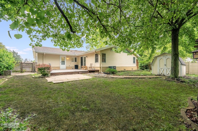 566 Ridge Ave, Elk Grove Village, IL 60007 - back of house featuring a deck