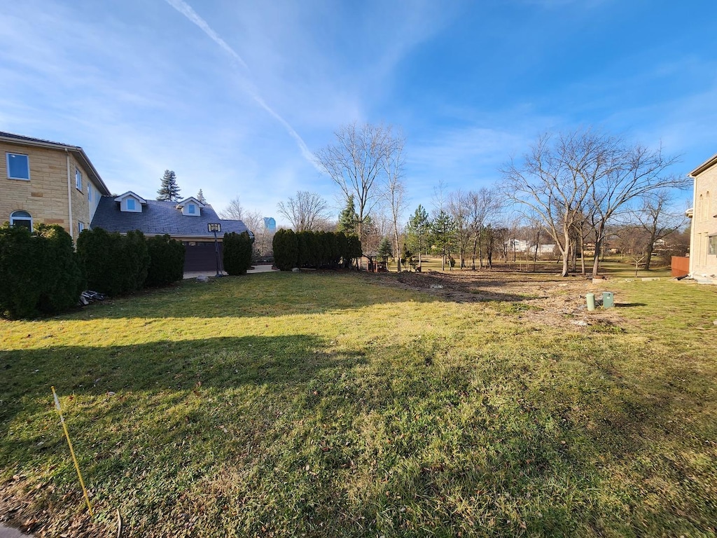 818 Coventry Ln, Oak Brook, IL 60523