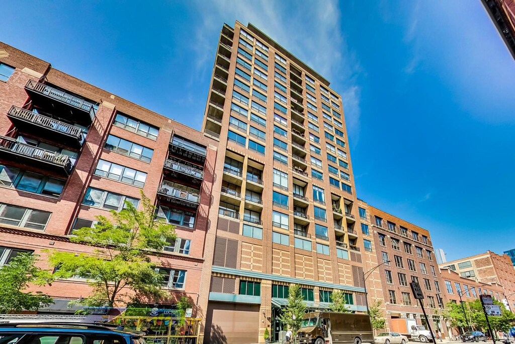400 W Ontario St Unit 214, Chicago, IL 60654 - photo 1