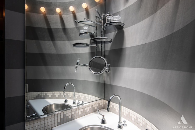 11333 S Langley Ave, Chicago, IL 60628 - bathroom featuring a sink and a tub to relax in