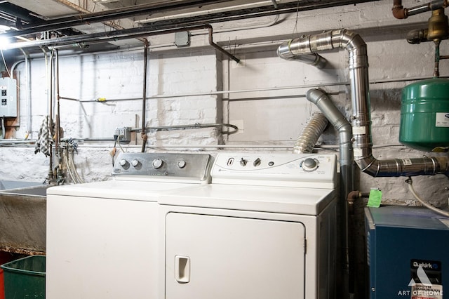 11333 S Langley Ave, Chicago, IL 60628 - laundry area with separate washer and dryer