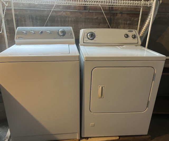 9109 Lamon Ave Unit 2N, Skokie, IL 60077 - washroom featuring independent washer and dryer