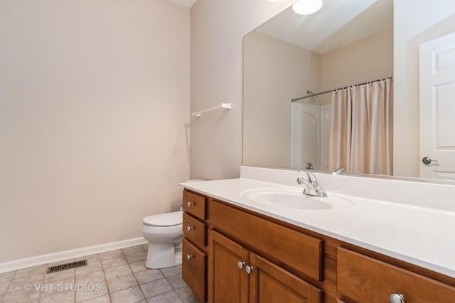 1520 Mansfield Dr, Aurora, IL 60502 - full bathroom with vanity and a shower with curtain