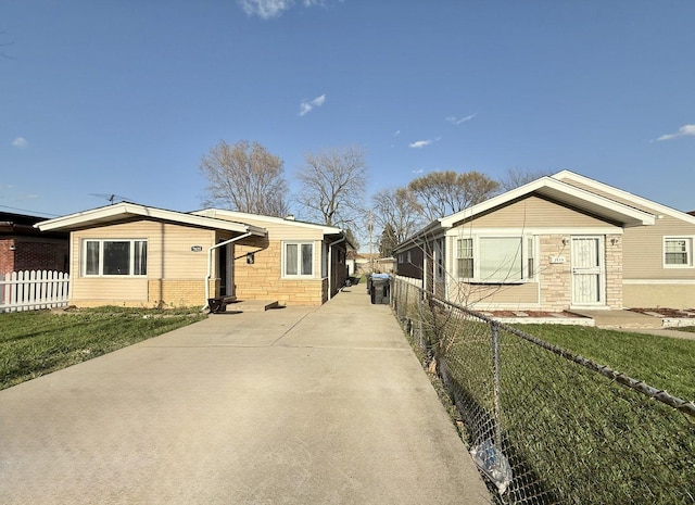 7825 S Pulaski Rd, Chicago, IL 60652 - view of front of home with concrete driveway
