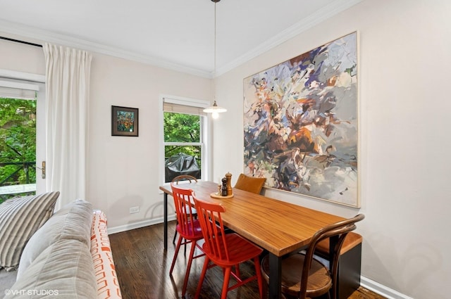 2842 N Southport Ave Unit 2, Chicago, IL 60657 - dining area featuring dark wood-type flooring, ornamental molding, and baseboards