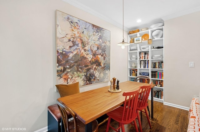 2842 N Southport Ave Unit 2, Chicago, IL 60657 - dining area featuring crown molding, baseboards, wood finished floors, and recessed lighting