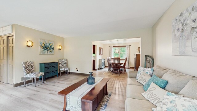 1056 Boxwood Dr, Crystal Lake, IL 60014 - photo 5
