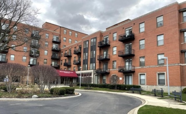 5200 S Ellis Ave Unit 202N, Chicago, IL 60615 - view of apartment building / complex