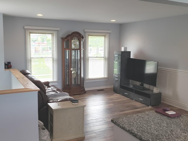 1020 Woodside Dr, Roselle, IL 60172 - living room with wood finished floors and recessed lighting