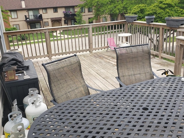 1020 Woodside Dr, Roselle, IL 60172 - wooden terrace featuring outdoor dining area