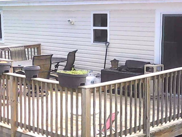 1020 Woodside Dr, Roselle, IL 60172 - view of deck