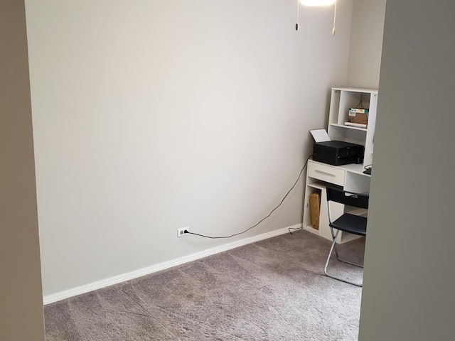 1020 Woodside Dr, Roselle, IL 60172 - carpeted office space with baseboards