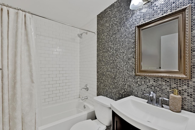 1640 W Sherwin Ave Unit 4D, Chicago, IL 60626 - full bath featuring toilet, shower / bath combo, tile walls, vanity, and backsplash