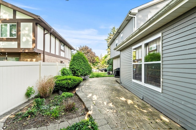 620 W 58th St, Westmont, IL 60559 - view of patio / terrace