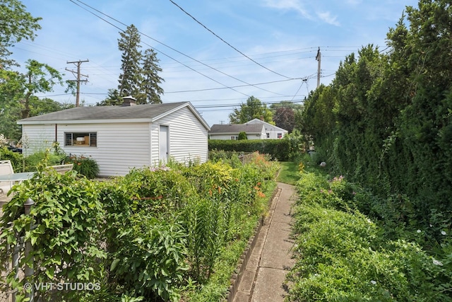 1401 S 6th Ave, Des Plaines, IL 60018 - view of yard featuring an outdoor structure