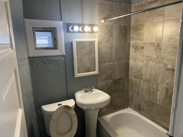 12010 S Michigan Ave, Chicago, IL 60628 - full bathroom with toilet and bathtub / shower combination