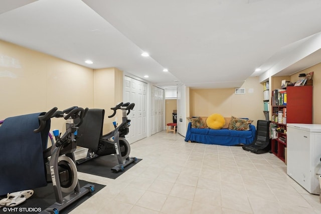 4253 Grove St, Skokie, IL 60076 - workout room with recessed lighting