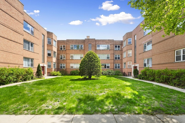 view of apartment building / complex